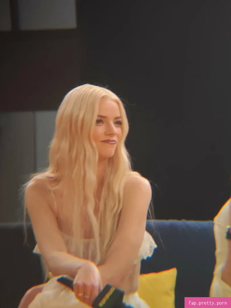 Anya Taylor-Joy - Photo #17