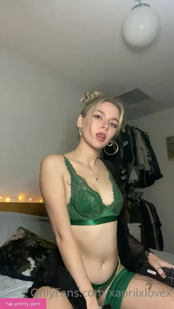 AprilLove_UK - Photo #19