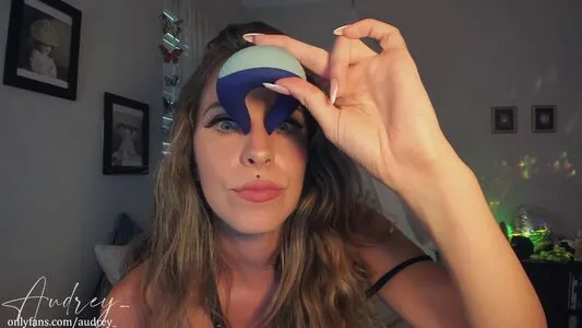 Audrey_