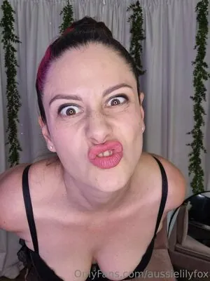 aussielilyfox