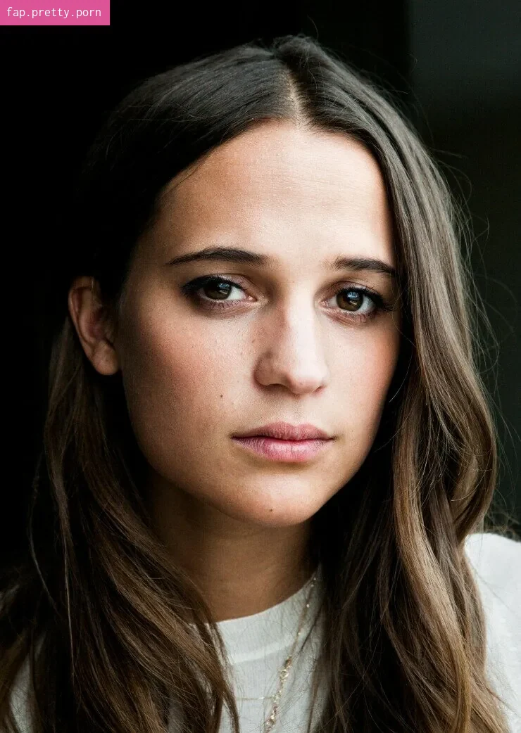 Alicia Vikander - Photo #15
