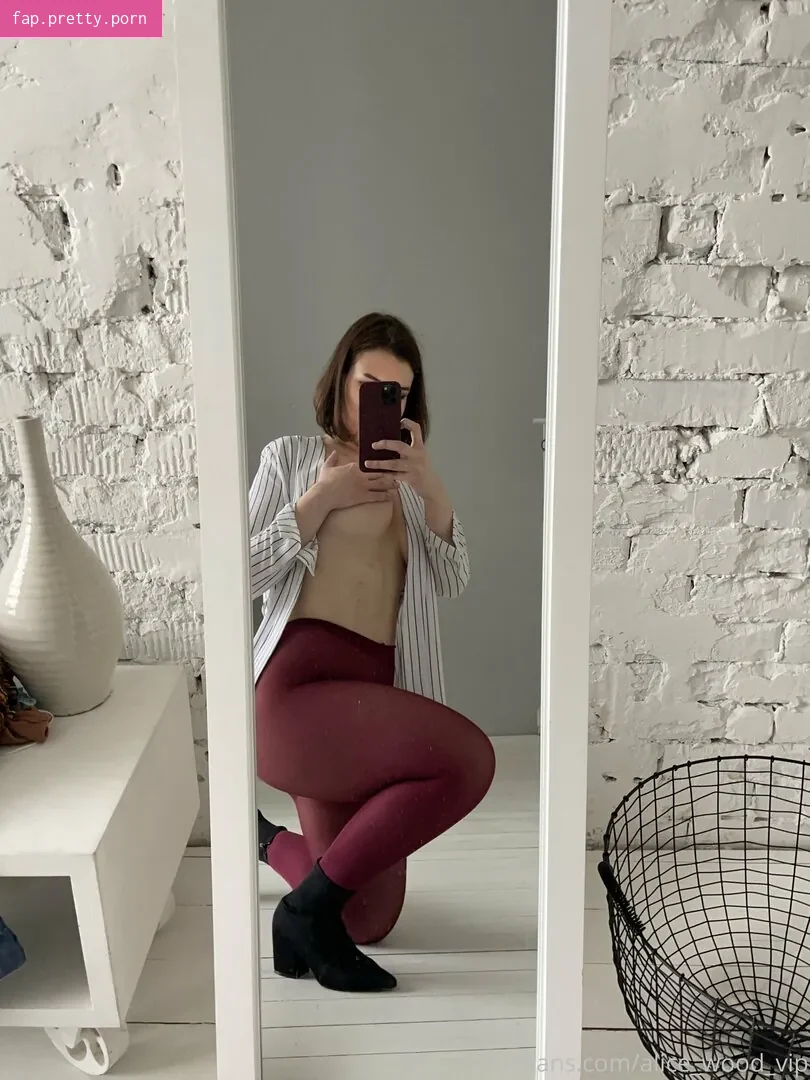 alice_wood_vip - Photo #02