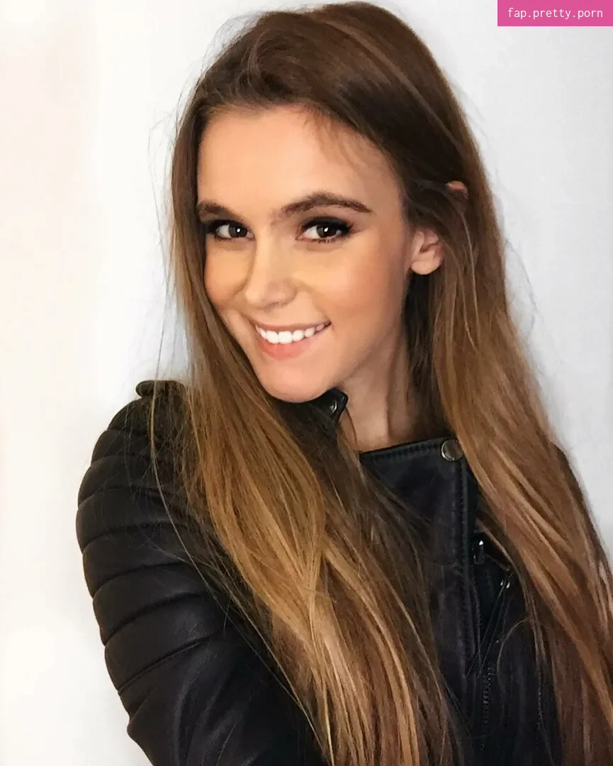 Amberleigh West - Photo #05