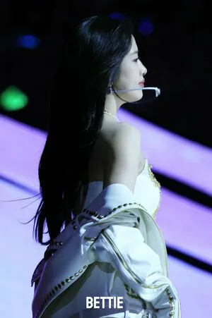 An Yujin 안유진 |