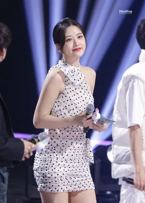 An Yujin 안유진 |