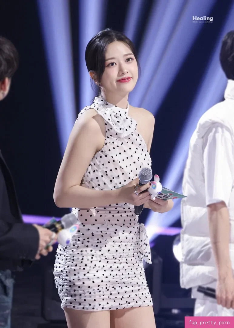 An Yujin 안유진 | - Photo #15