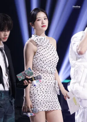 An Yujin 안유진 |