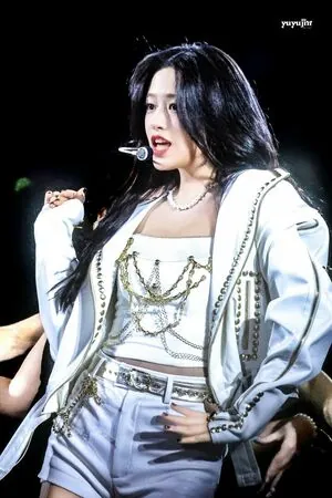 An Yujin 안유진 |