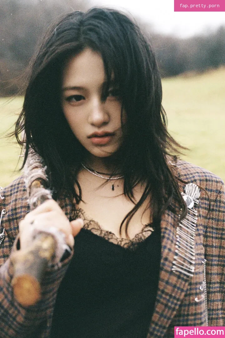 An Yujin 안유진 | - Photo #42