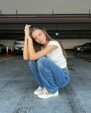 Anna Zak