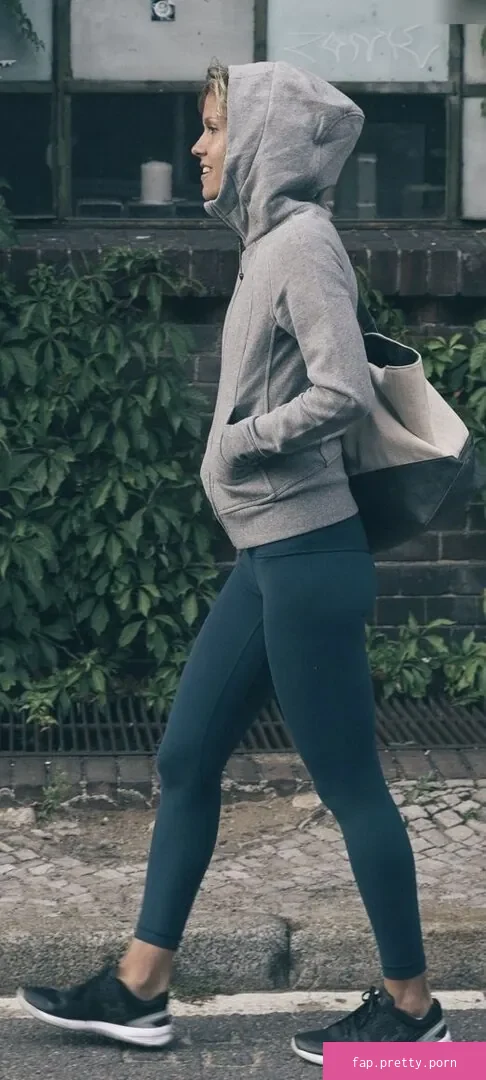 Annika Zimmermann - Photo #35
