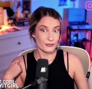 BasicWitGirl