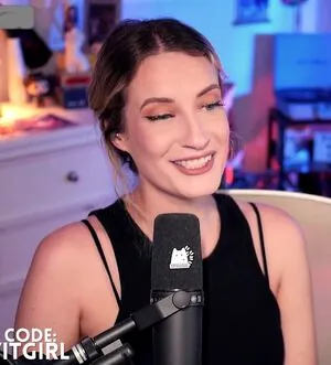 BasicWitGirl