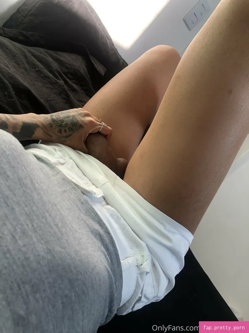 bruninhatgirl - Photo #36