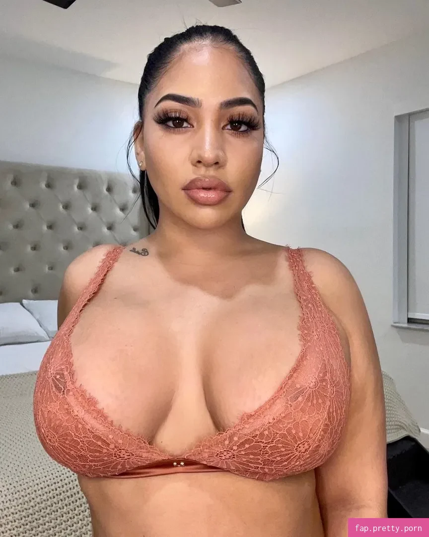 Baddgalsteph - Photo #01