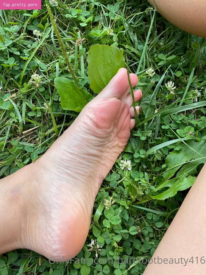 barefootbeauty416 - Photo #01