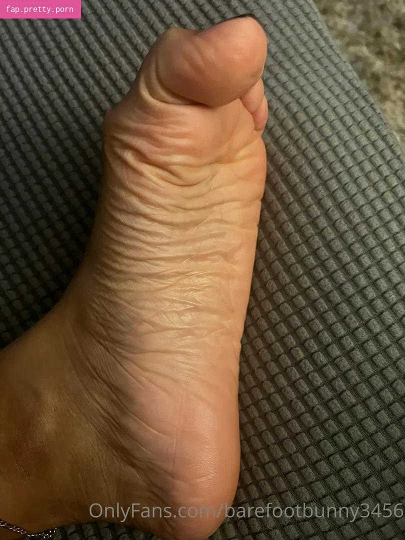 barefootbunny3456 - Photo #13