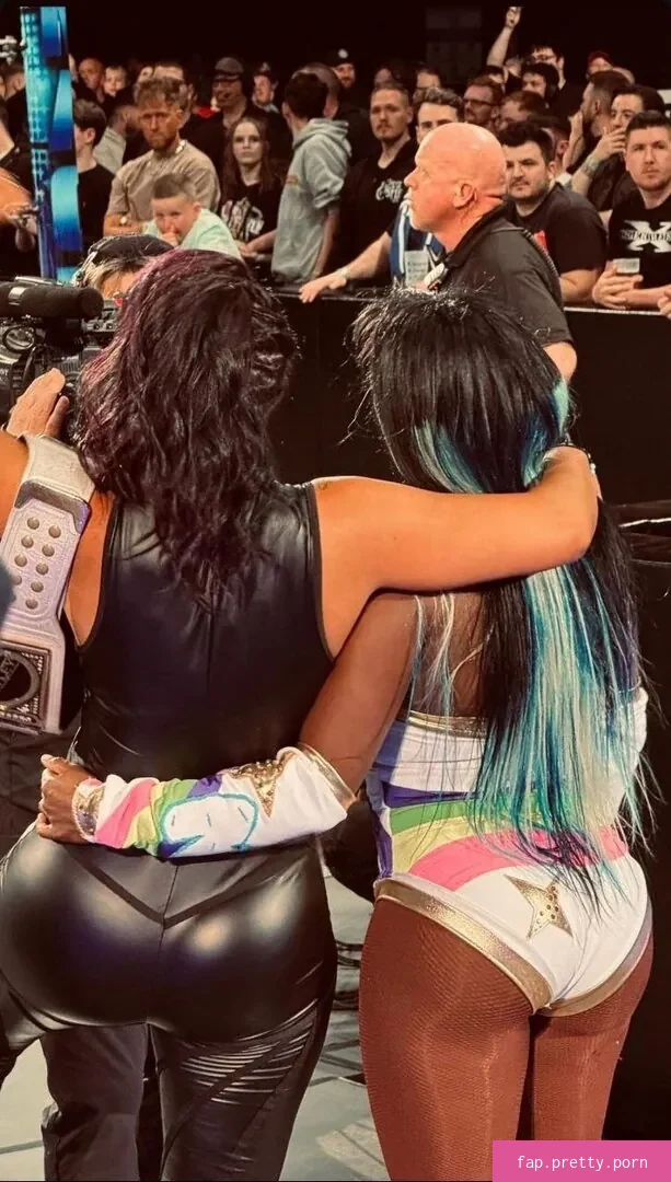 Bayley - Photo #72