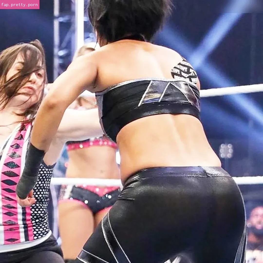 Bayley - Photo #13