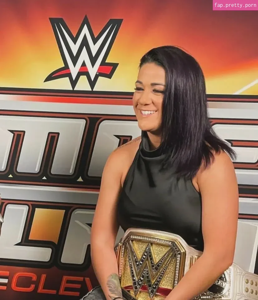 Bayley - Photo #00