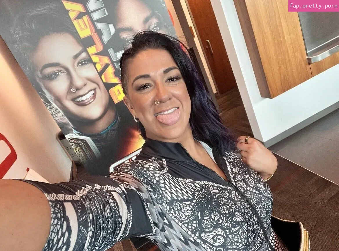 Bayley - Photo #13