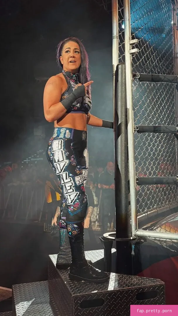 Bayley - Photo #40