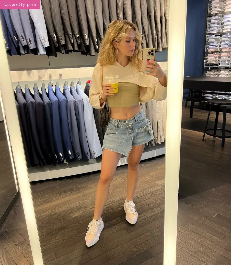 Brec Bassinger - Photo #13