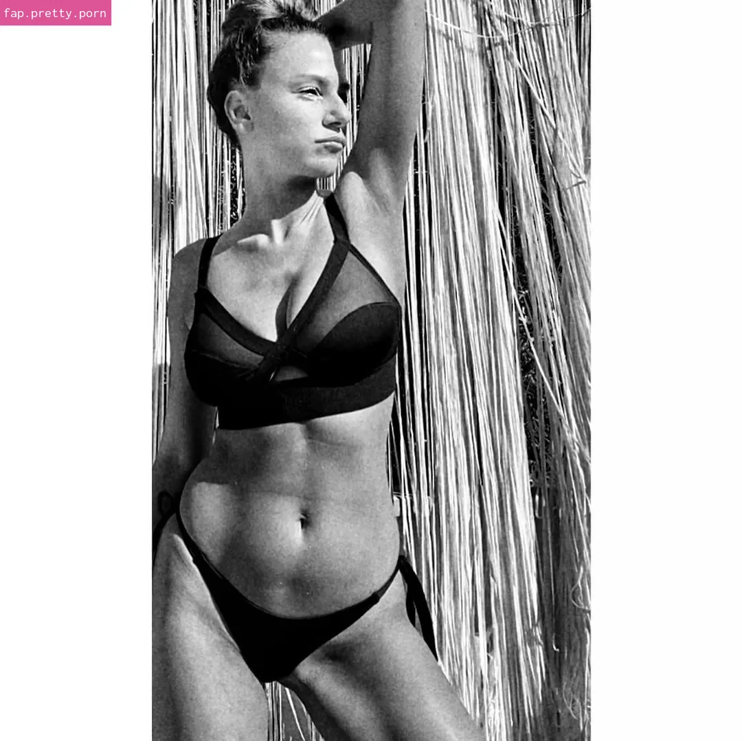 Burcu Bakdur - Photo #28
