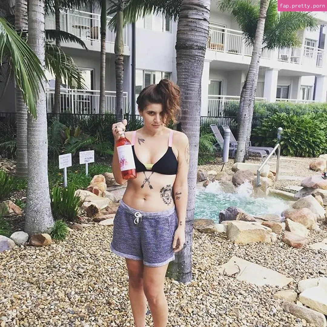 Bethany Cosentino - Photo #02