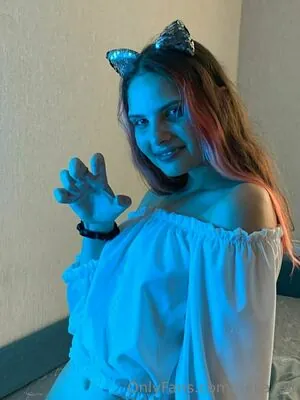 bella_elf