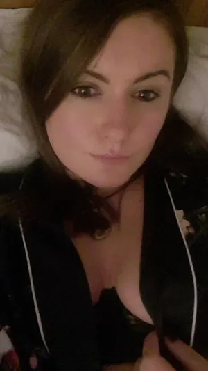 bored_english_wife
