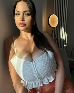 Busty Emily