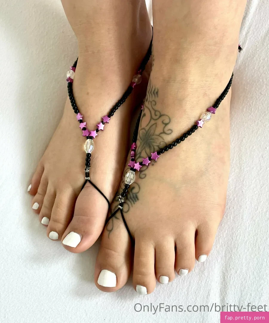 Britty-feet - Photo #03