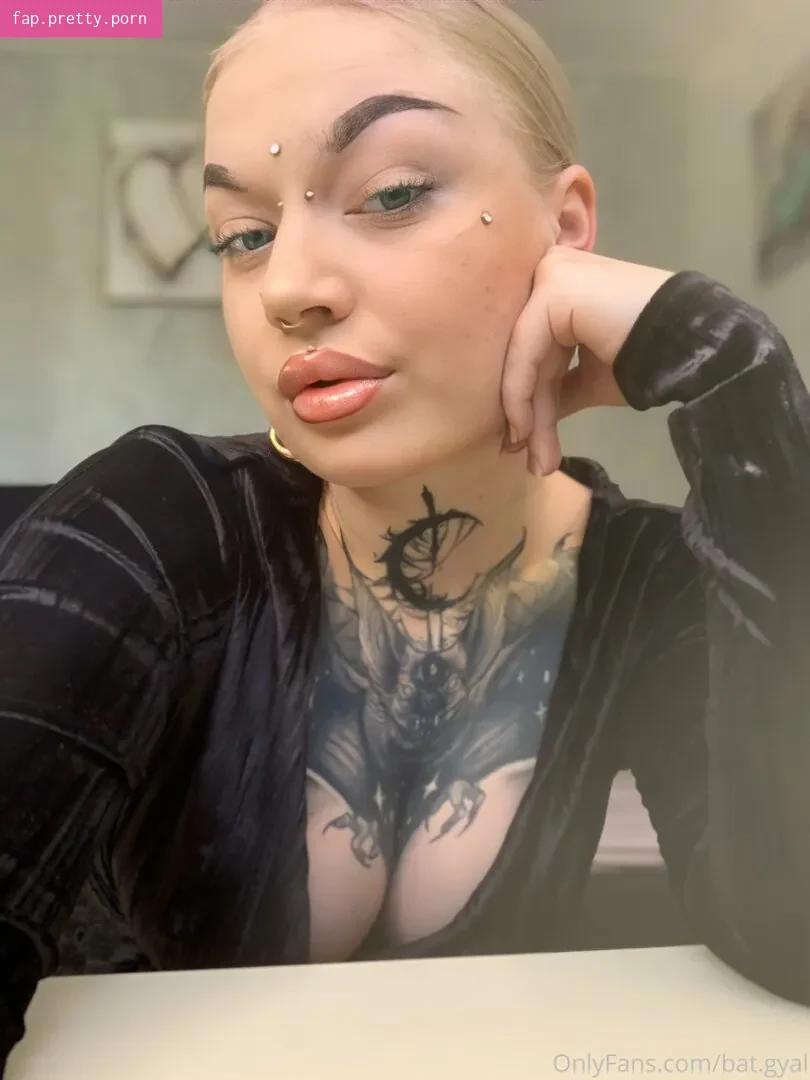 bat.gyal - Photo #19