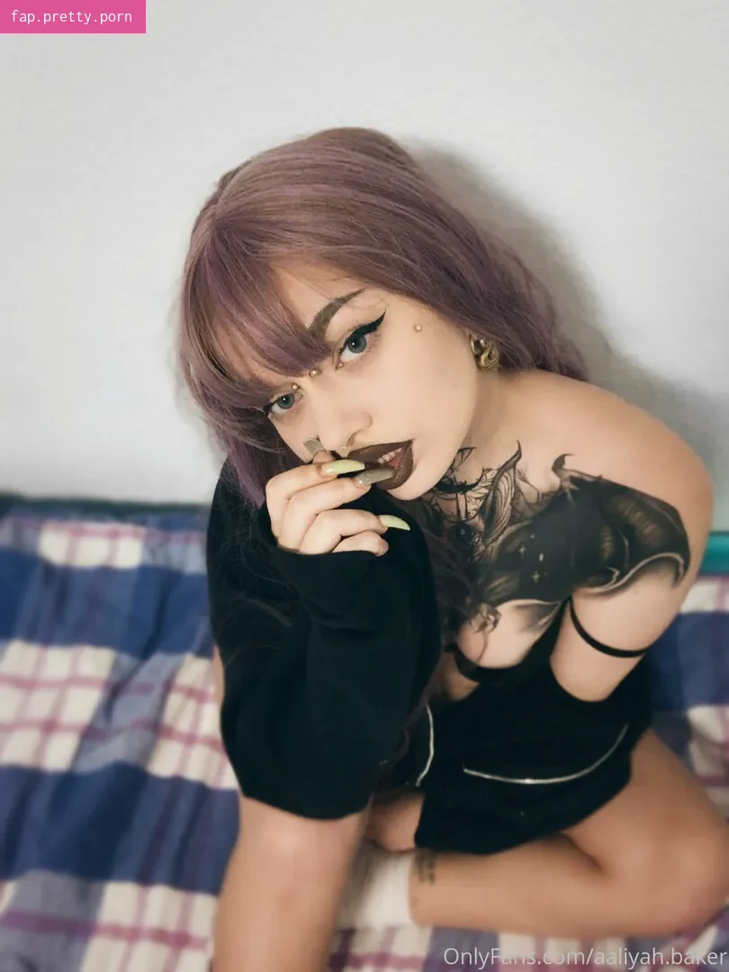bat.gyal - Photo #52