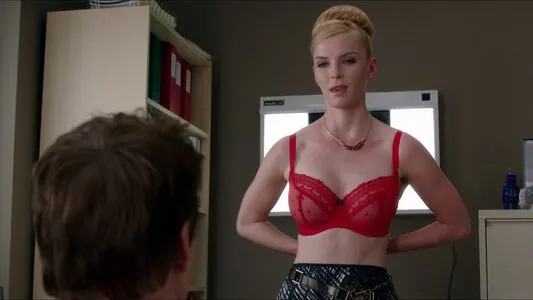 Betty Gilpin