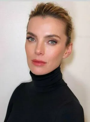 Betty Gilpin