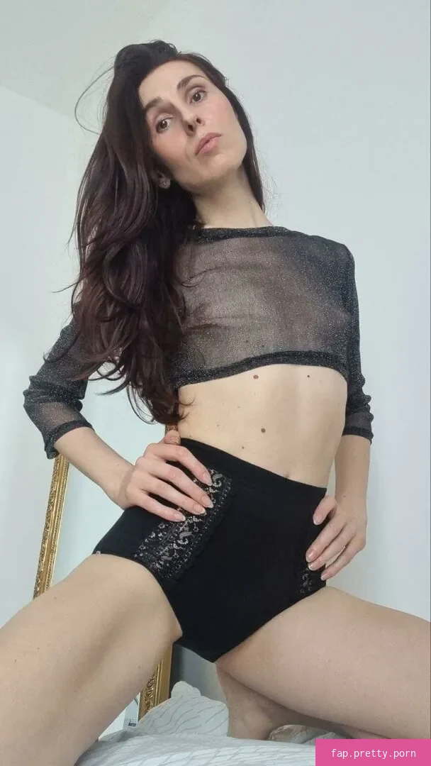 Bambi Hou - Photo #15