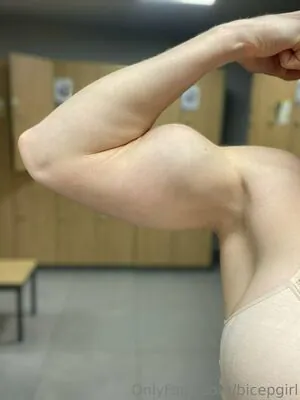 bicepgirl