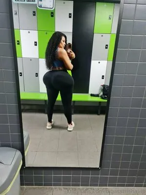 bigasstrishavip