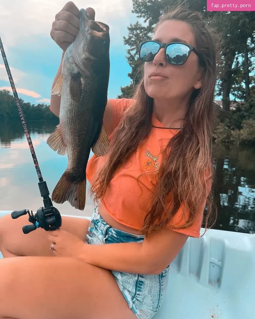 BigBassGirl - Photo #82
