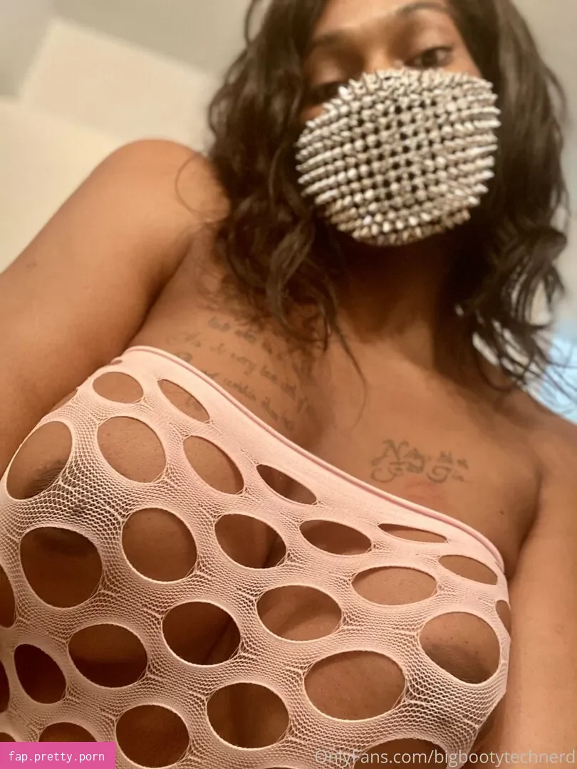 bigbootytechnerd - Photo #23