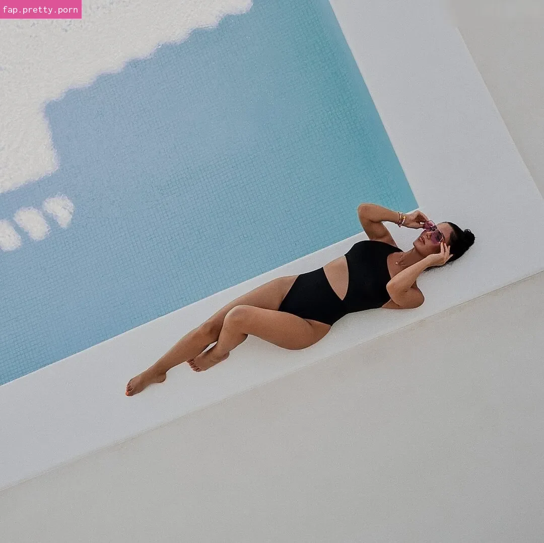 Bella Kraus - Photo #21