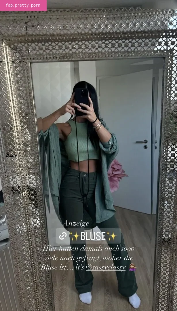 Bella Kraus - Photo #01