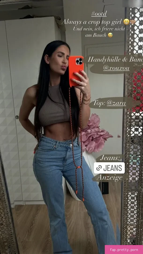 Bella Kraus - Photo #32