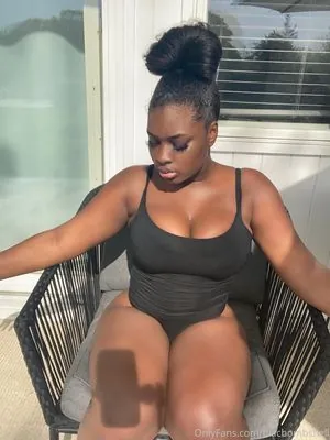 Blacbombshell