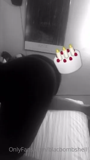 Blacbombshell