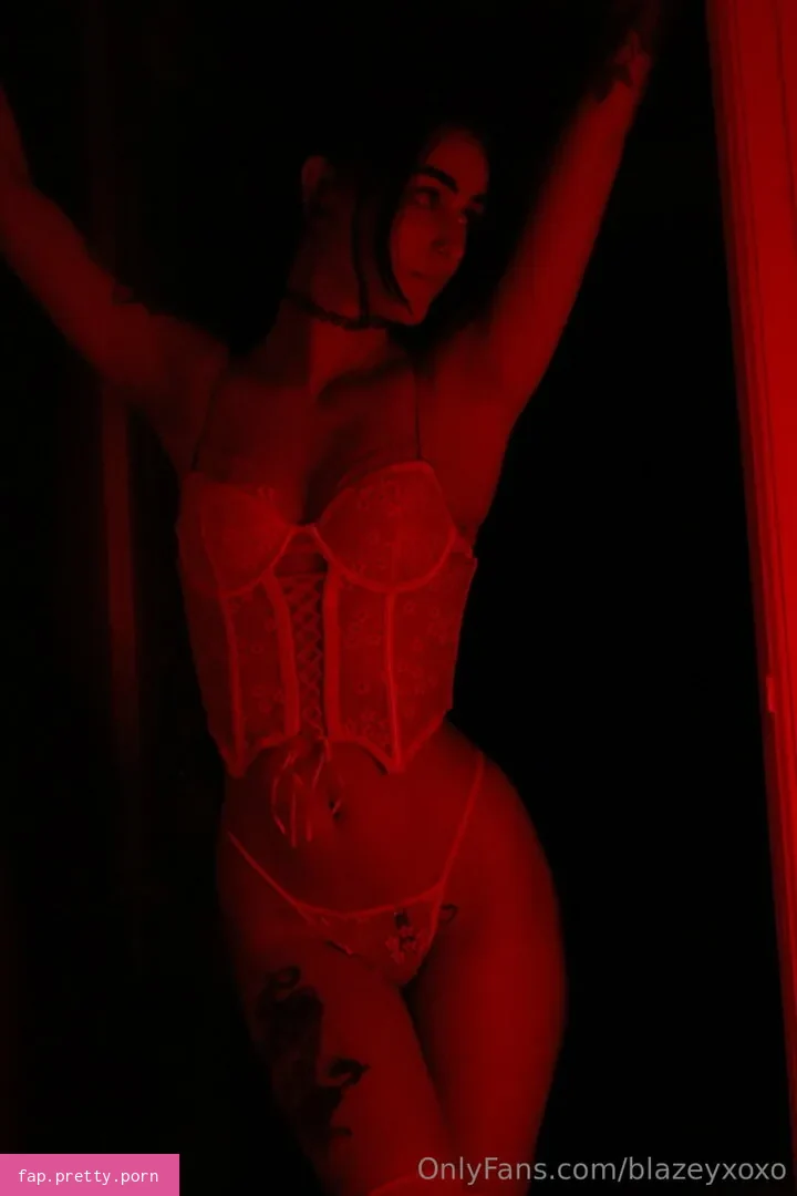 blazeyxoxo - Photo #67