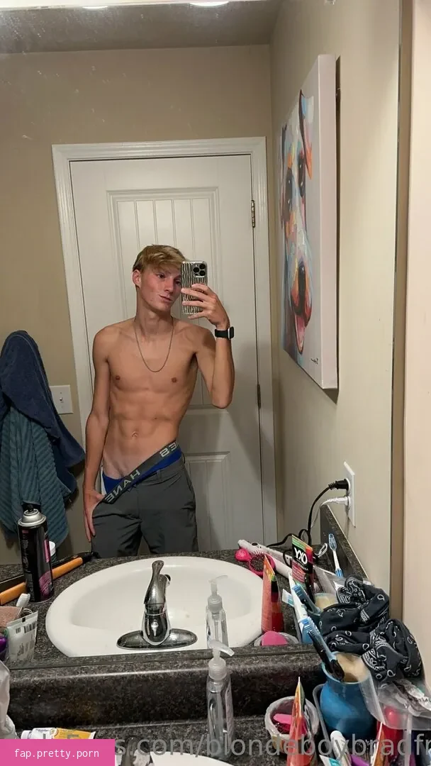 blondeboybradfree - Photo #50