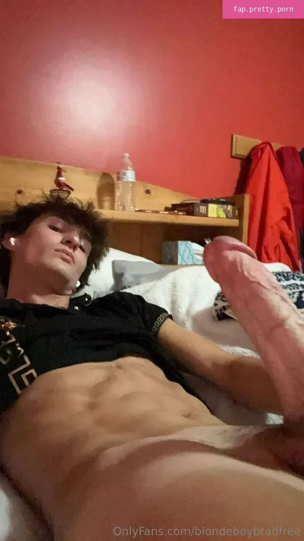 blondeboybradfree - Photo #68